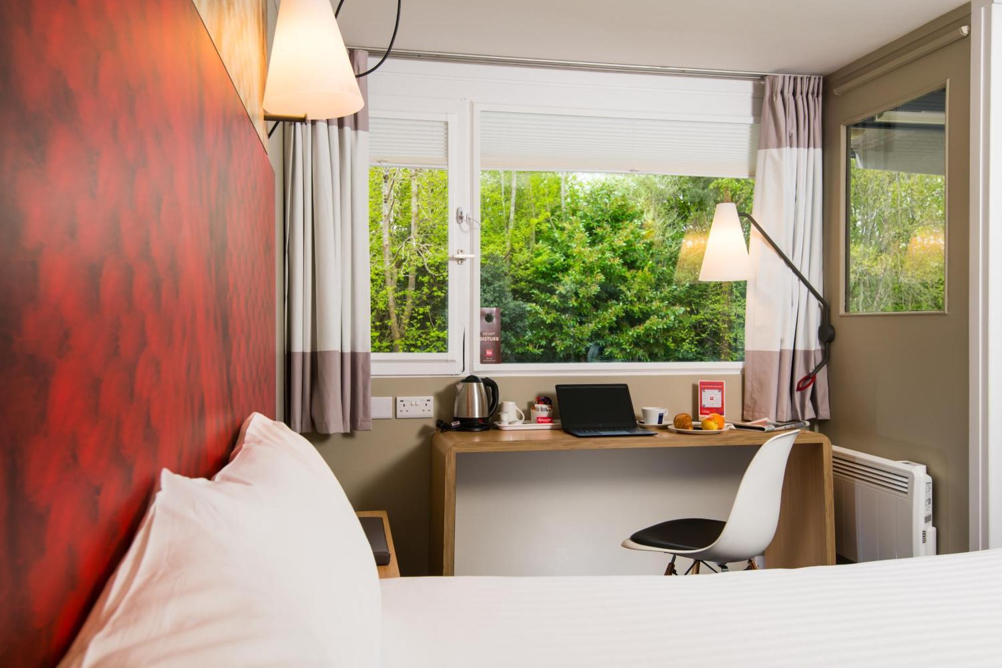 Ibis Plymouth Hotel Buitenkant foto